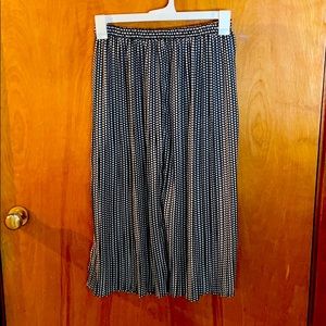 Pleated patterned skirt